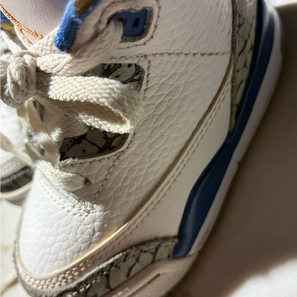 Jordan Kids White and Blue Sneakers - Picture 4 of 6